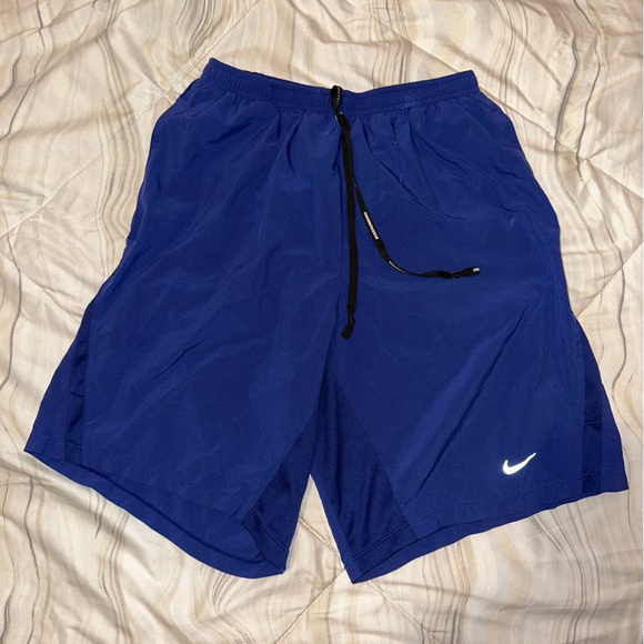 Nike Blue Athletic Performance Shorts‎ - Picture 1 of 9